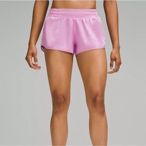 Lululemon Low-Rise Hotty Hot 2.5 Short Size 6